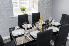 2-Bed Retreat by Old Trafford with Free Parking